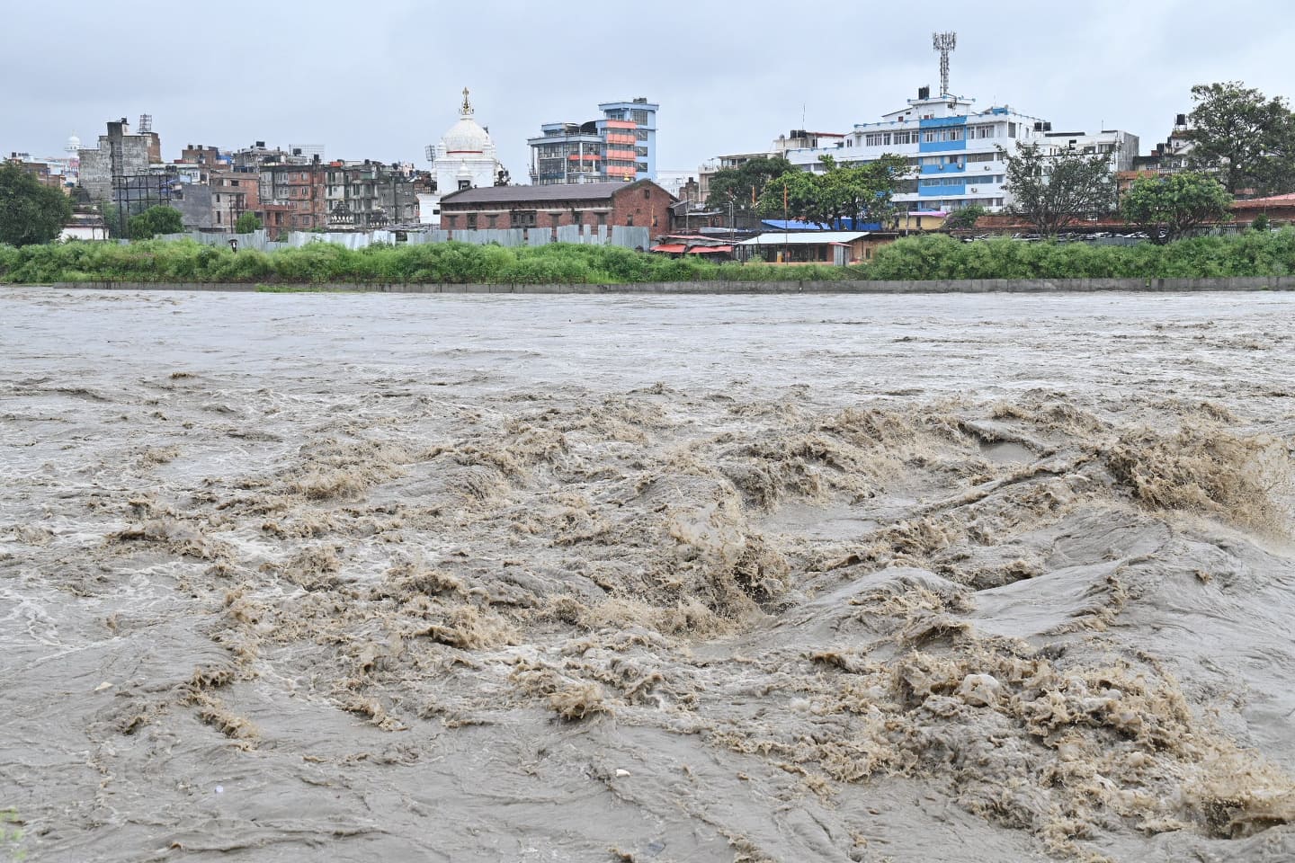 किन भयाे काठमाडाैंमा अति भारी वर्षा ? मौसमविद् भन्छन्- दुर्लभ घटना